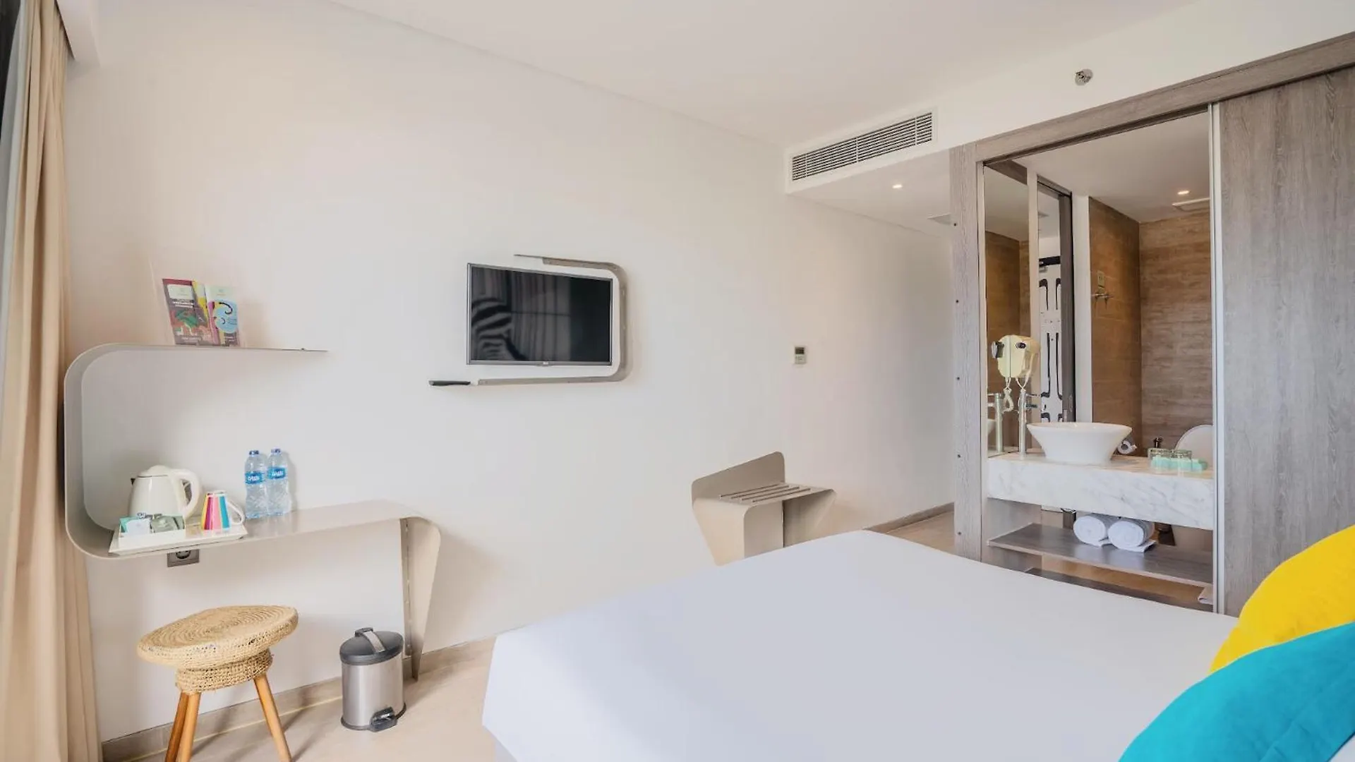 Hotel Kamaniiya Petitenget Seminyak