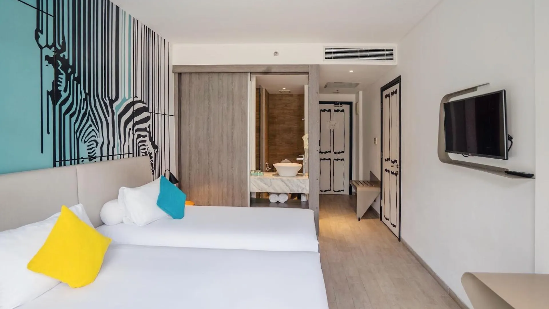 Kamaniiya Petitenget Seminyak Indonesia