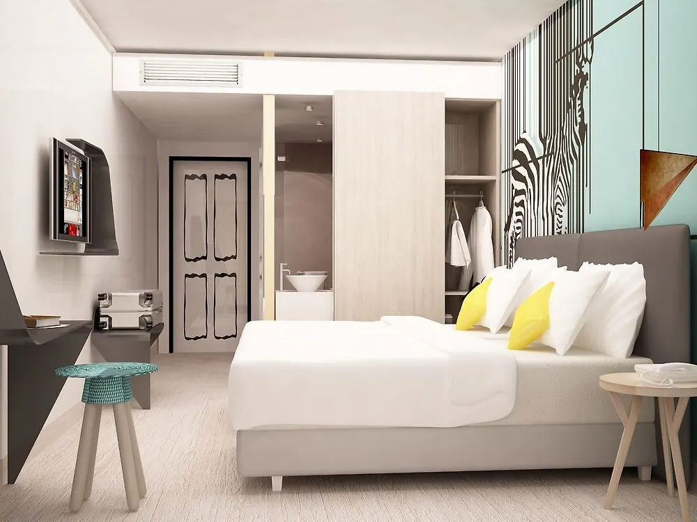 Kamaniiya Petitenget Seminyak Hotel